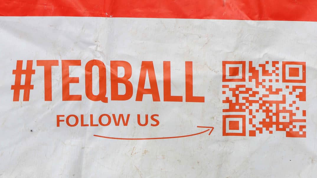 The Teqball Association of Zimbabwe (TAZ) led by its president Xolisani Gwesela visited the dormitory town of Chitungwiza located about 25 kilometres away from the capital city, Harare, to officially launch the sport which was invented in Hungary in 2012. (Picture via Libertino)