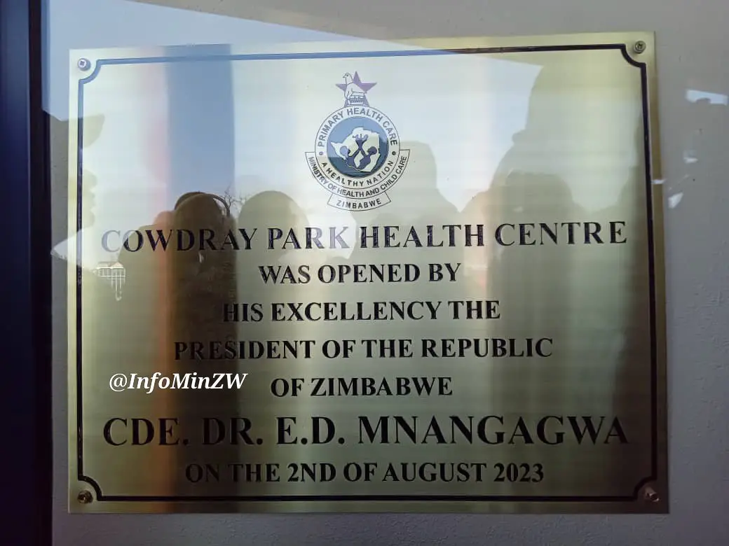 President Emmerson Mnangagwa commissioned the Cowdray Park Health Centre, a 20-bed state-of-art health facility (Picture via Ministry of Information)