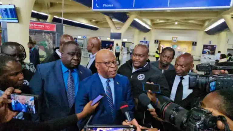 The observer mission, through Nevers Mumba as SADC Elections Observer Head, issued a bold preliminary preliminary report on Friday morning in Harare