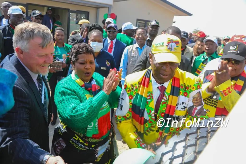 President Emmerson Mnangagwa seen here commissioning the Cowdray Health Centre in Bulawayo accompanied by First Lady Auxillia Mnangagwa and Vice President Constantino Chiwenga (Picture via Ministry of Information)