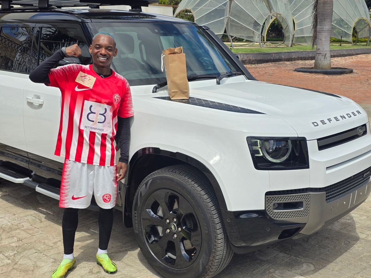 Football star Khama Billiat reportedly received a Land Rover Defender as part of his signing on package at Yadah FC. (Picture via Yadah FC)