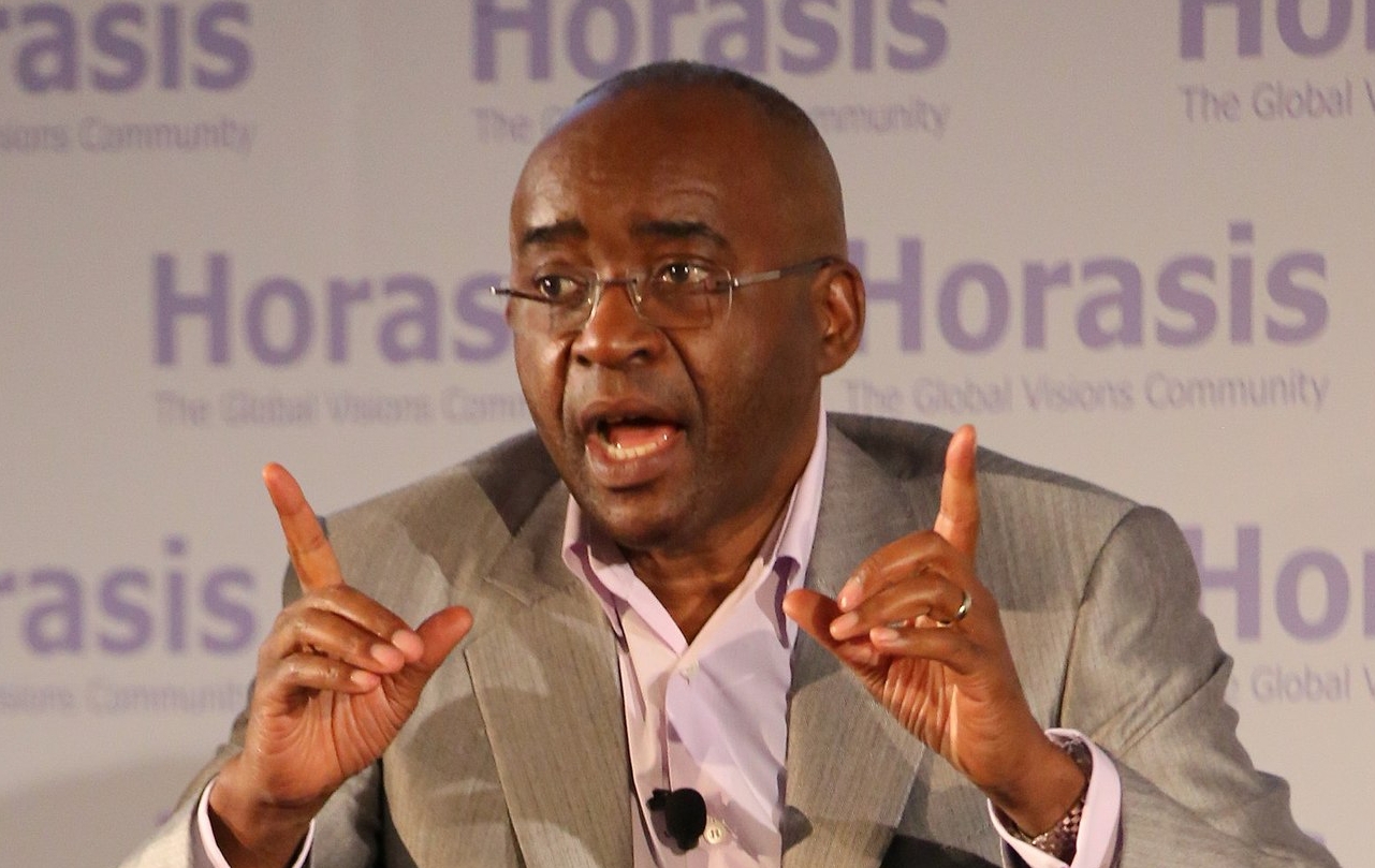 Zimbabwean billionaire Strive Masiyiwa who is the executive chairman of Econet Global and Cassava Technologies speaking on globalisation in Cascais, Portugal, May 2017 (Picture via Richter Frank-Jurgen, CC BY-SA 2.0 , via Wikimedia Commons)