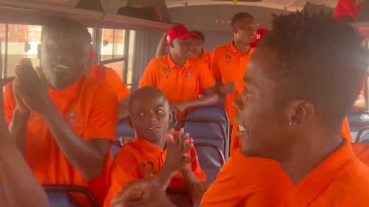 Promising star midfielder Awakhiwe Tshalibe (15) on the bus with his Chicken Inn FC teammates (Picture via X Chicken Inn FC)