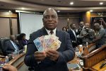RBZ abandons 2030 multi-currency deadline, unveils new ZiG banknotes John Mushayavanhu, the new governor or the Reserve Bank of Zimbabwe, displays new banknotes of the country's currency to reporters, in Harare, April 5, 2024. (Columbus Mavhunga/VOA)