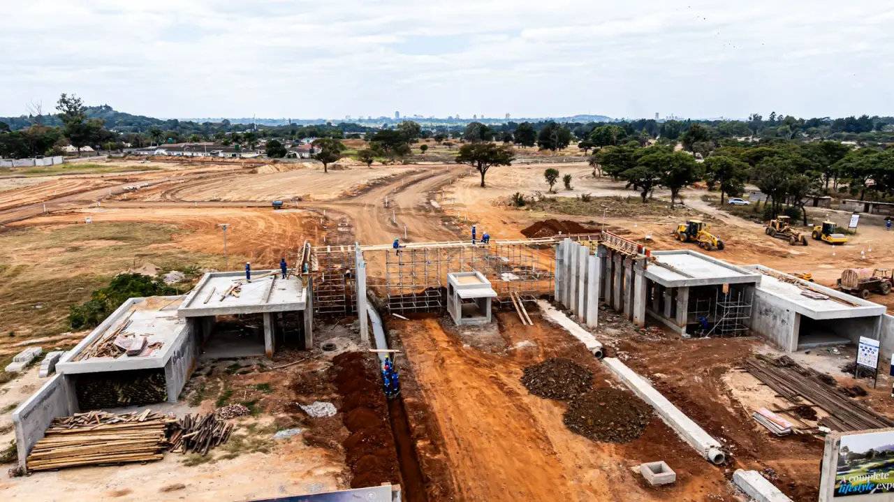 The Hills Luxury Golf Estate comes with a PGA standard golf course that will undoubtedly be used as the main course for tours and championship matches as Zimbabweans especially Harare residents are fast becoming golf addicts. (Picture via WestProp Holdings)