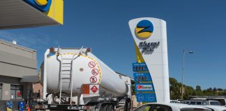 Zimbabwe farmers warn fuel price spike could cripple winter wheat production Tulbagh, Western Cape, South Africa. 28 February 2024. Large fuel tanker delivering fuel to a service station in Tulbach, Western Cape, South Africa. — Photo by Petertt via DepositPhotos.com