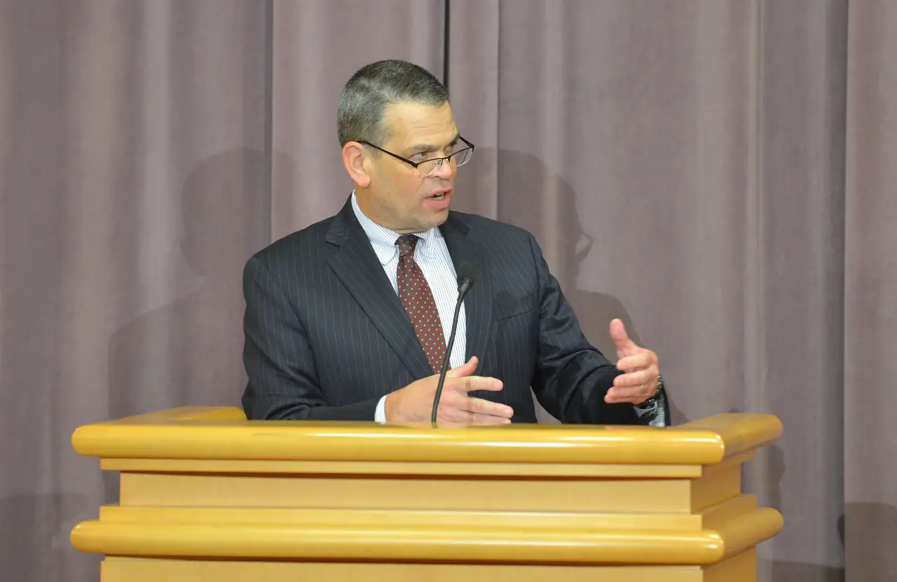Ambassador D. Bruce Wharton, Acting Under Secretary for Public Diplomacy and Public Affairs, presents the Bureau of Public Affairs' first annual Citizen Diplomacy Award to the Greater Fort Lauderdale Sister Cities International, Inc., during a ceremony at the U.S. Department of State in Washington, D.C., on January 9, 2017. [Picture via U.S. Department of State from United States, Public domain, via Wikimedia Commons]