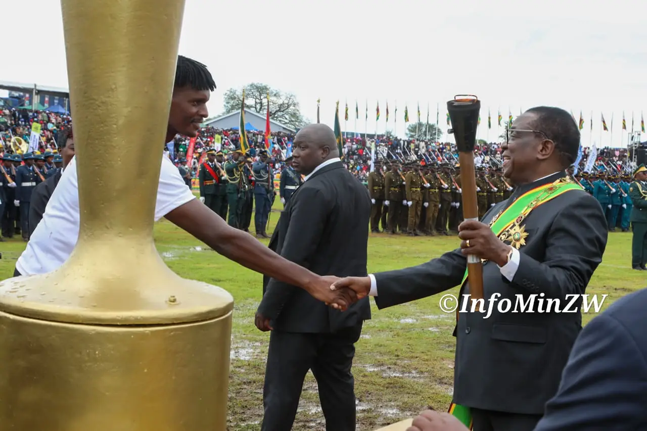 President Emmerson Mnangagwa has officially lit the Independence Flame at Maphisa Stadium in Matobo District as Zimbabwe commemorates 46 years of independence. (Picture via Ministry of Information)