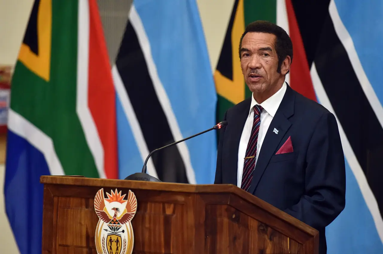 Zimbabwe government blasts Ian Khama over Mnangagwa ‘power hungry’ remarks