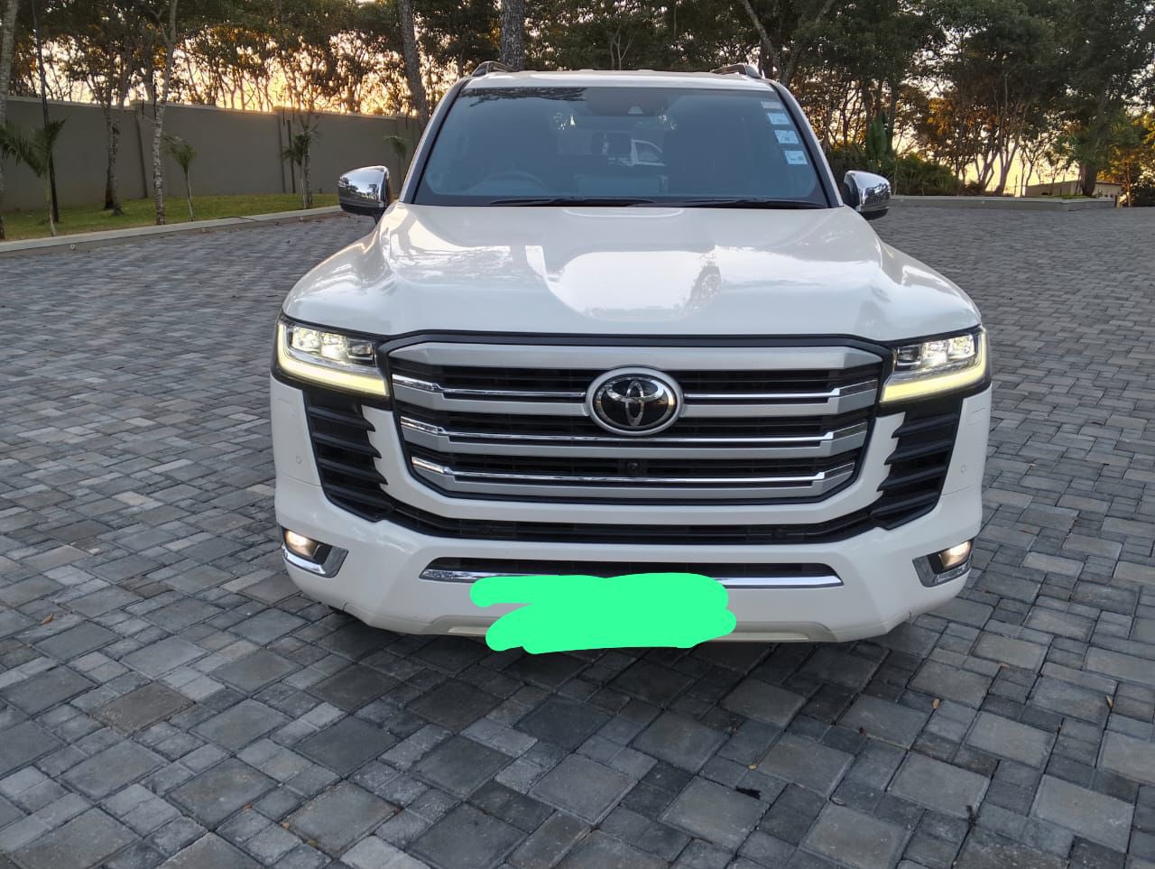 Presidential Adviser Paul Tungwarara shared pictures of the Toyota Land Cruiser bought for activist Rutendo Benson Matinyarare to buy his silence and stop him from leaking audios damaging President Emmerson Mnangagwa and his regime. (📸 Pictures va X - Paul Tungwarara)