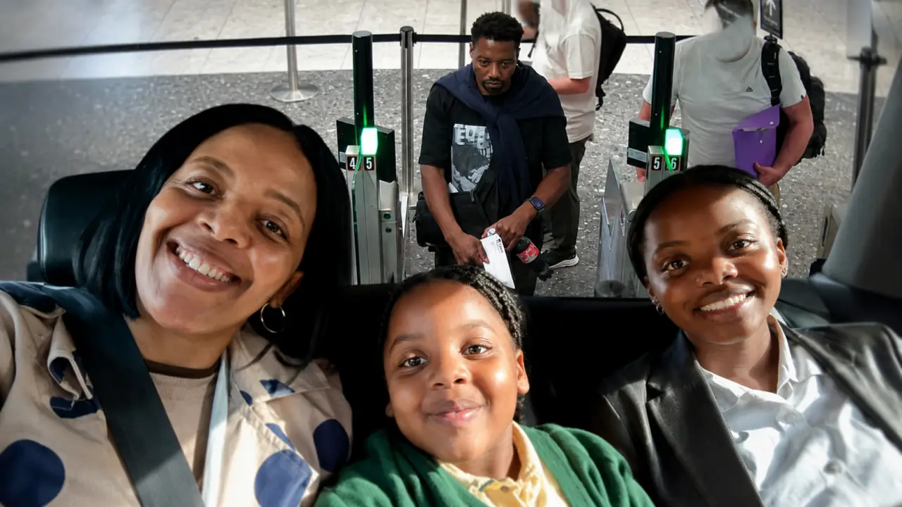 UK police release CCTV image of Zimbabwean-born suspect after mother and daughters found dead